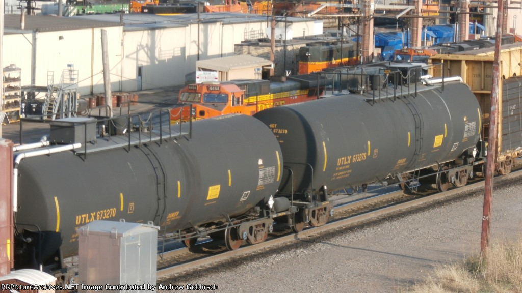 BNSF 1931, 4464, 7090, UTLX 673270 & 673279